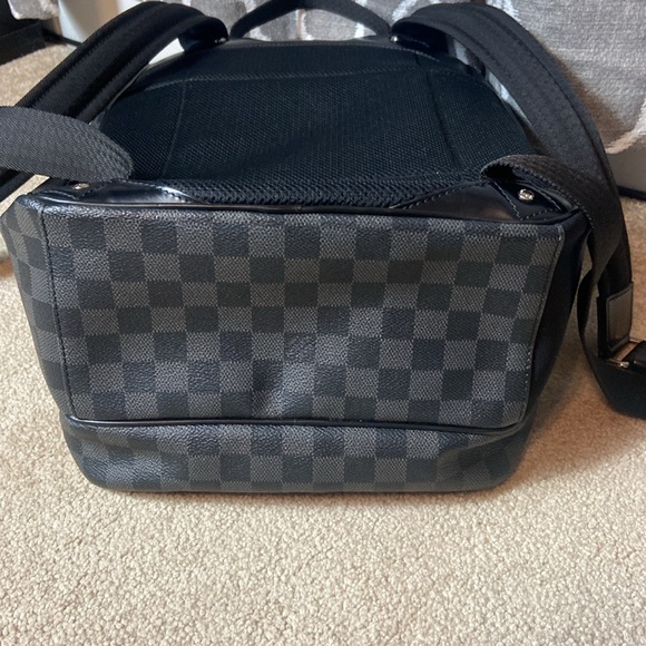 LOUIS VUITTON MICHAEL DAMIER GRAPHITE BLACK BACKPACK - Picture 6 of 9